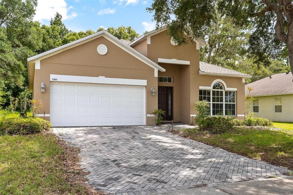 For Sale: $349,900 (4 beds, 2 baths, 1952 Square Feet)