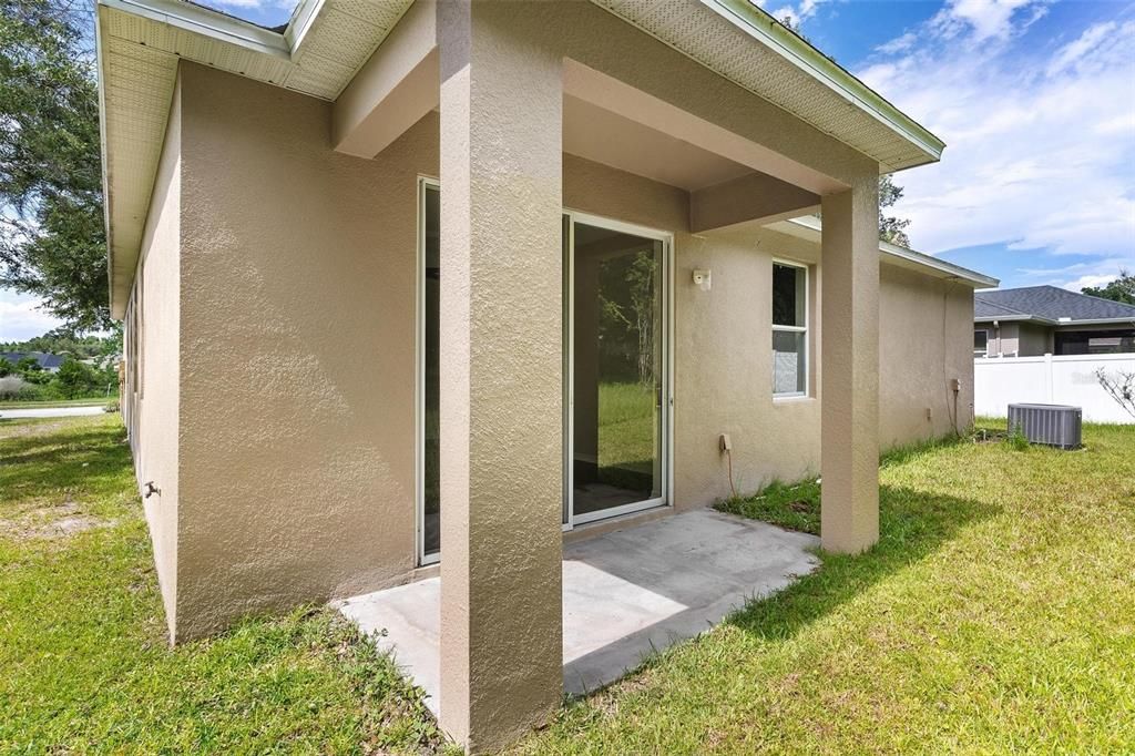 For Sale: $349,900 (4 beds, 2 baths, 1952 Square Feet)