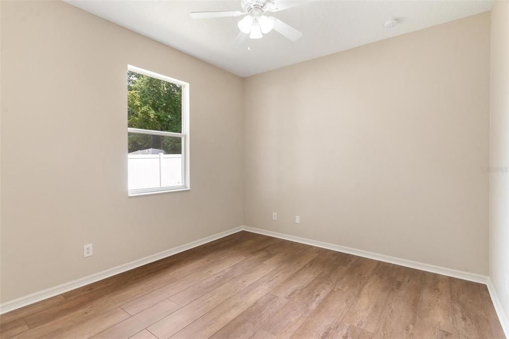 For Sale: $349,900 (4 beds, 2 baths, 1952 Square Feet)