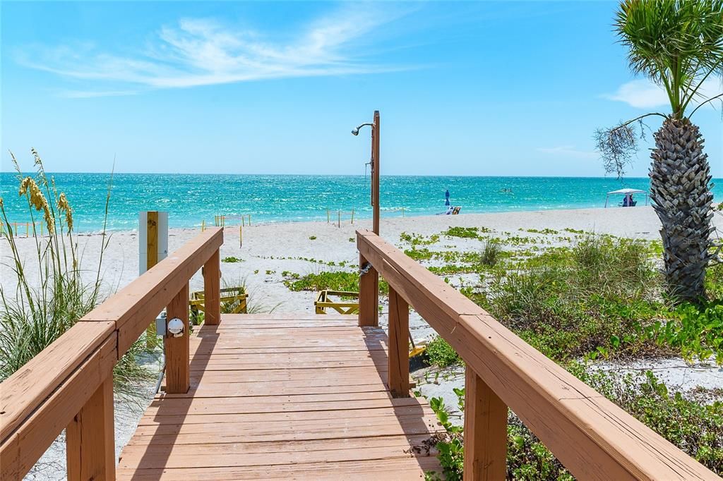 For Sale: $575,000 (2 beds, 2 baths, 1237 Square Feet)