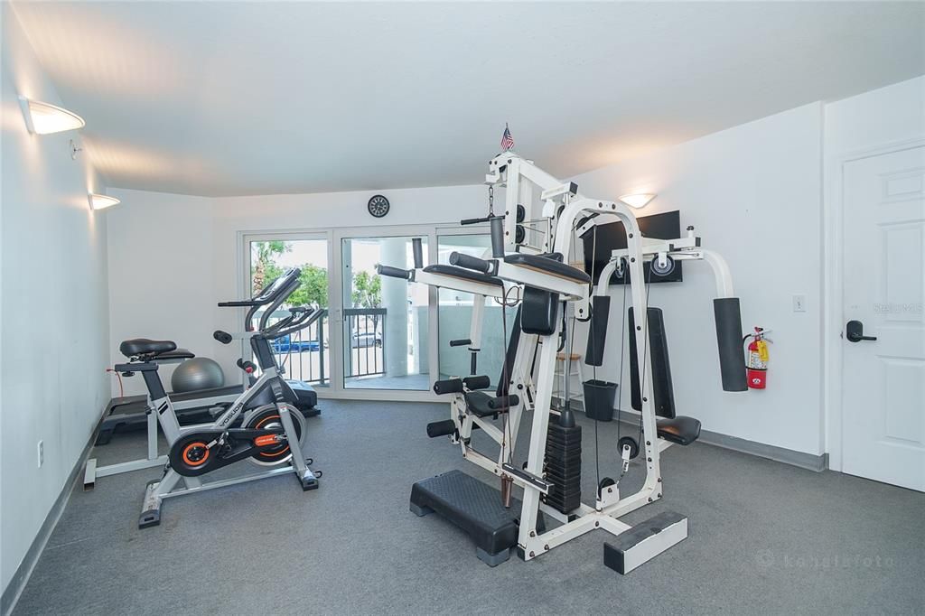 For Sale: $575,000 (2 beds, 2 baths, 1237 Square Feet)