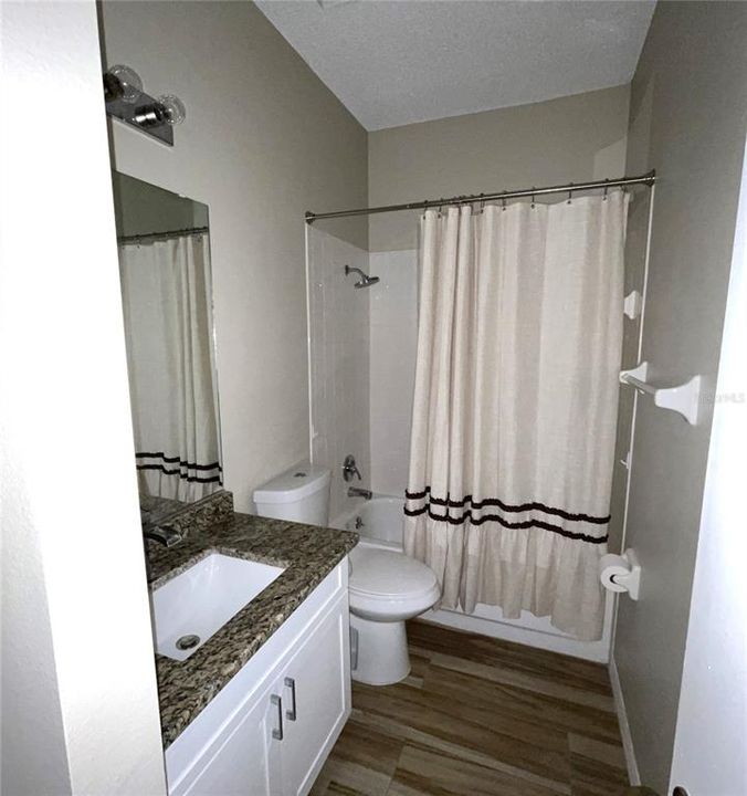В аренду: $2,300 (2 спален, 2 ванн, 1559 Квадратных фут)