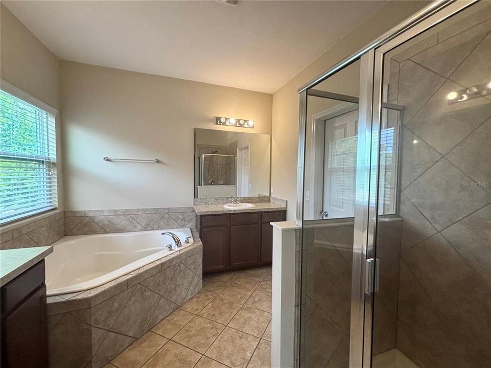 В аренду: $3,650 (7 спален, 5 ванн, 4681 Квадратных фут)