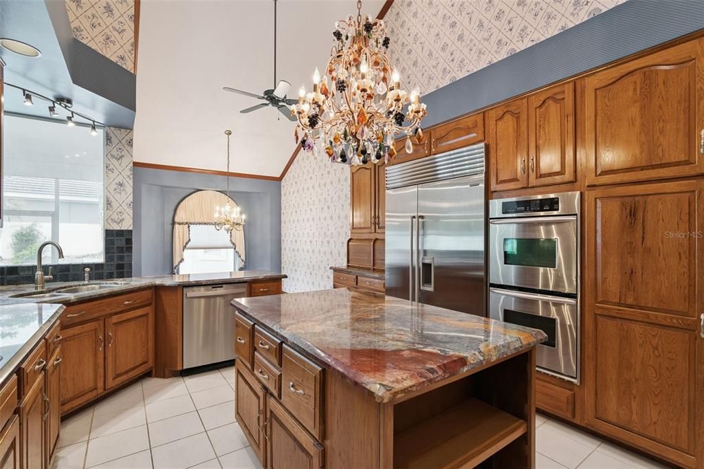 Под контрактом: $925,000 (5 спален, 3 ванн, 3889 Квадратных фут)