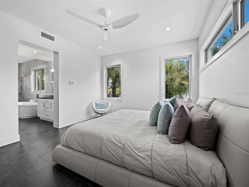 На продажу: $2,100,000 (3 спален, 3 ванн, 2922 Квадратных фут)