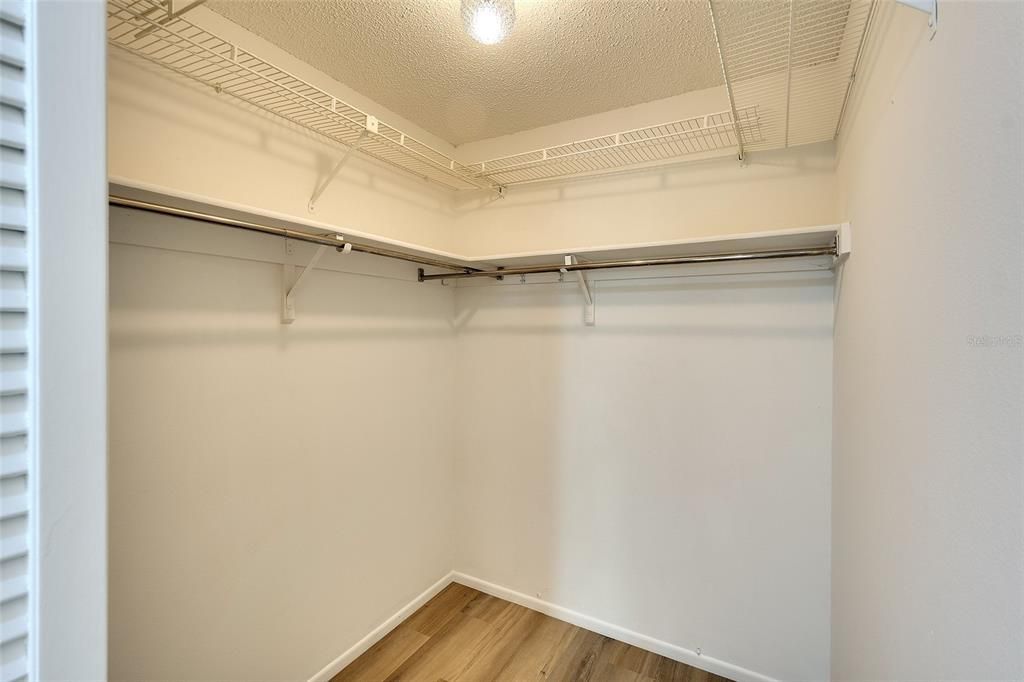 На продажу: $179,900 (2 спален, 2 ванн, 1408 Квадратных фут)