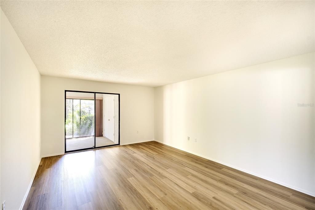 На продажу: $179,900 (2 спален, 2 ванн, 1408 Квадратных фут)