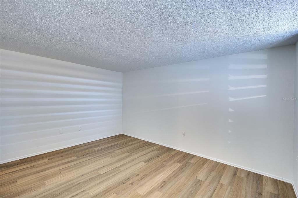 На продажу: $179,900 (2 спален, 2 ванн, 1408 Квадратных фут)