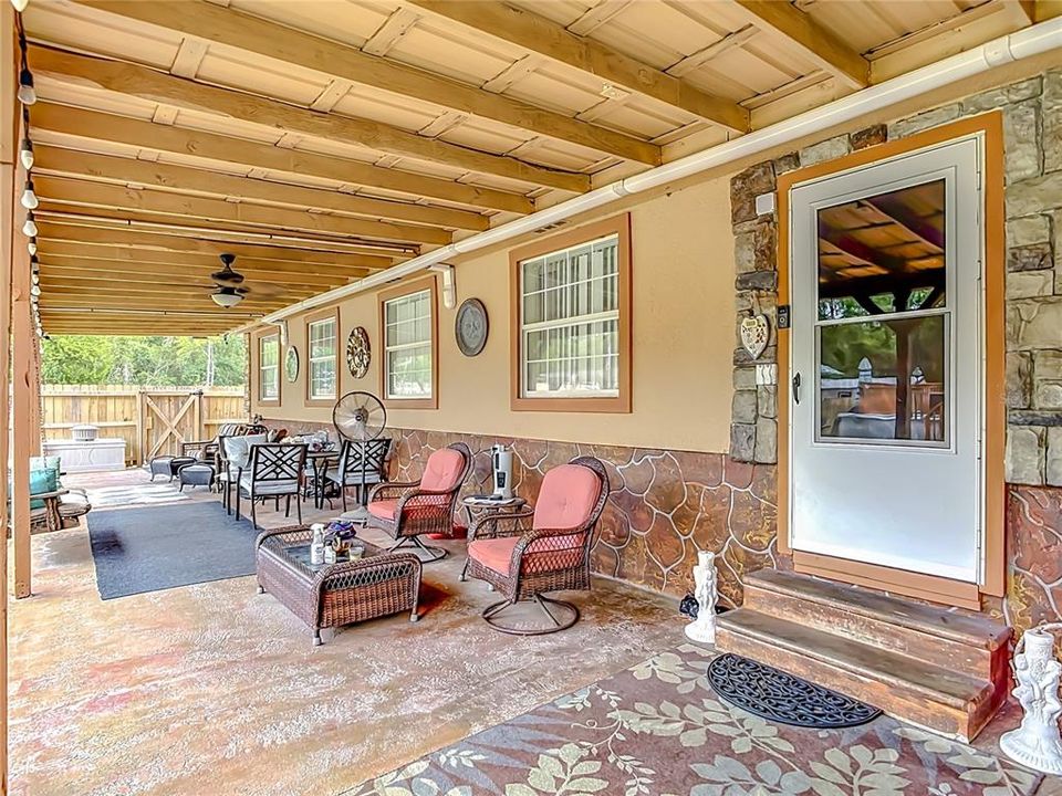 En Venta: $350,000 (4 camas, 3 baños, 2356 Pies cuadrados)