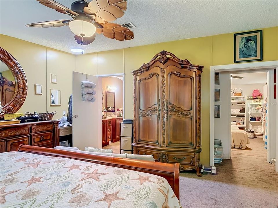 En Venta: $350,000 (4 camas, 3 baños, 2356 Pies cuadrados)