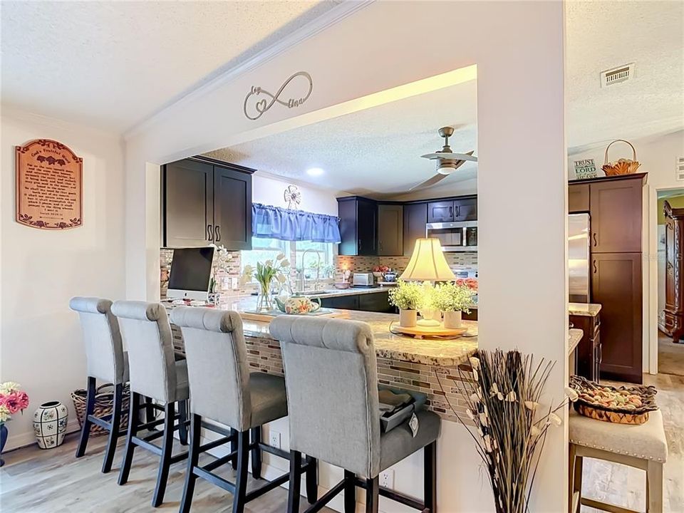 En Venta: $350,000 (4 camas, 3 baños, 2356 Pies cuadrados)