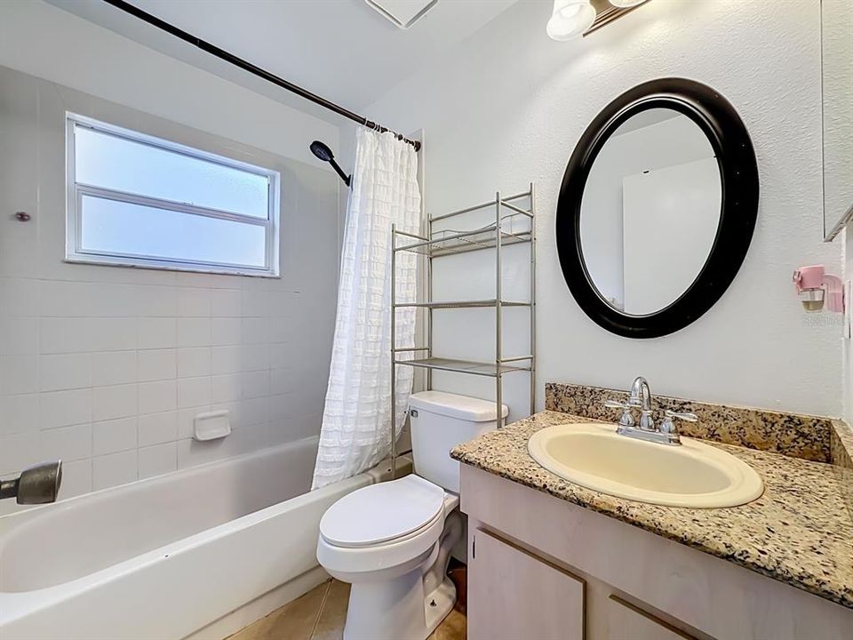 На продажу: $329,000 (4 спален, 2 ванн, 1616 Квадратных фут)