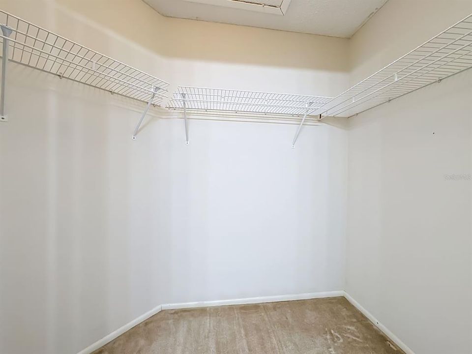 На продажу: $329,000 (4 спален, 2 ванн, 1616 Квадратных фут)