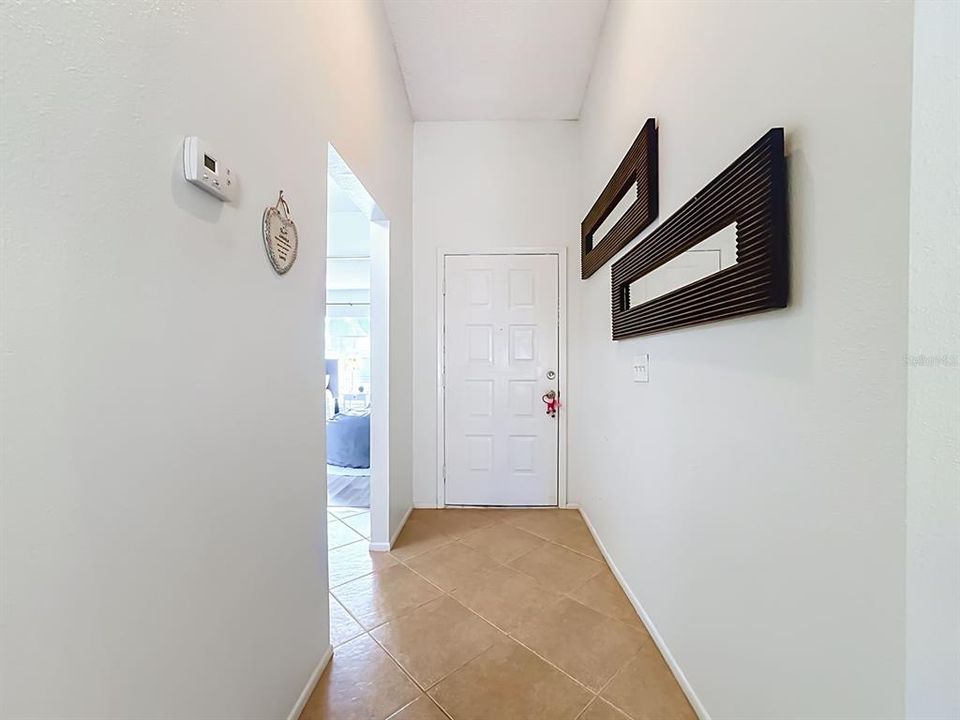 На продажу: $329,000 (4 спален, 2 ванн, 1616 Квадратных фут)