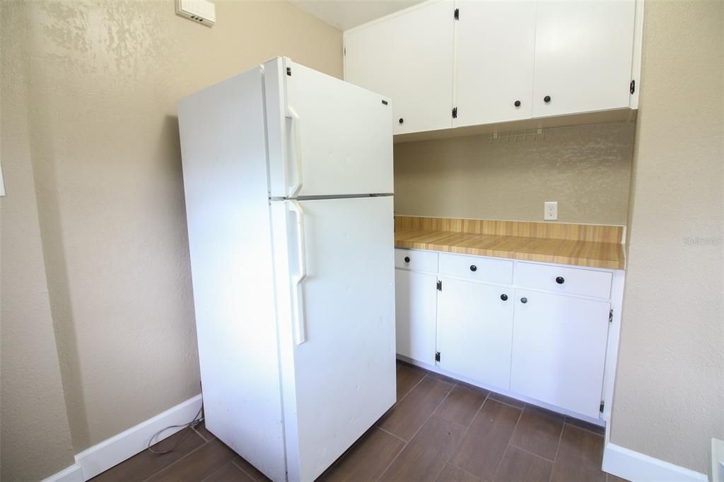 В аренду: $1,350 (2 спален, 1 ванн, 761 Квадратных фут)
