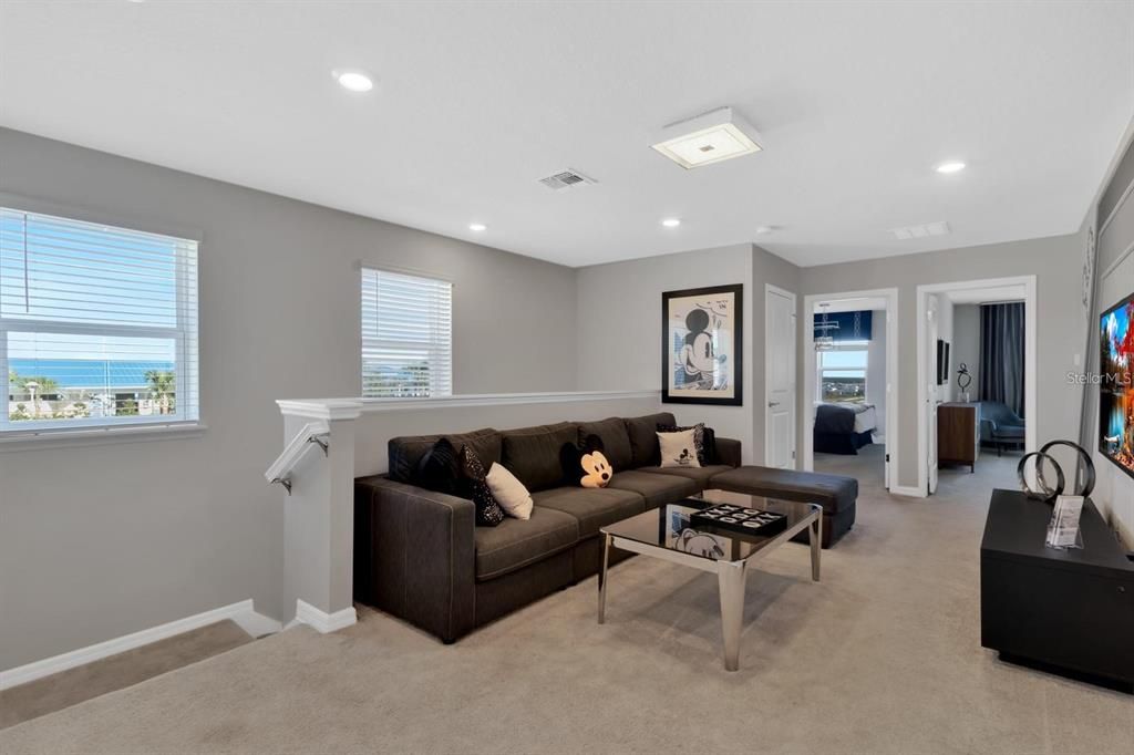 For Sale: $585,000 (5 beds, 4 baths, 2283 Square Feet)