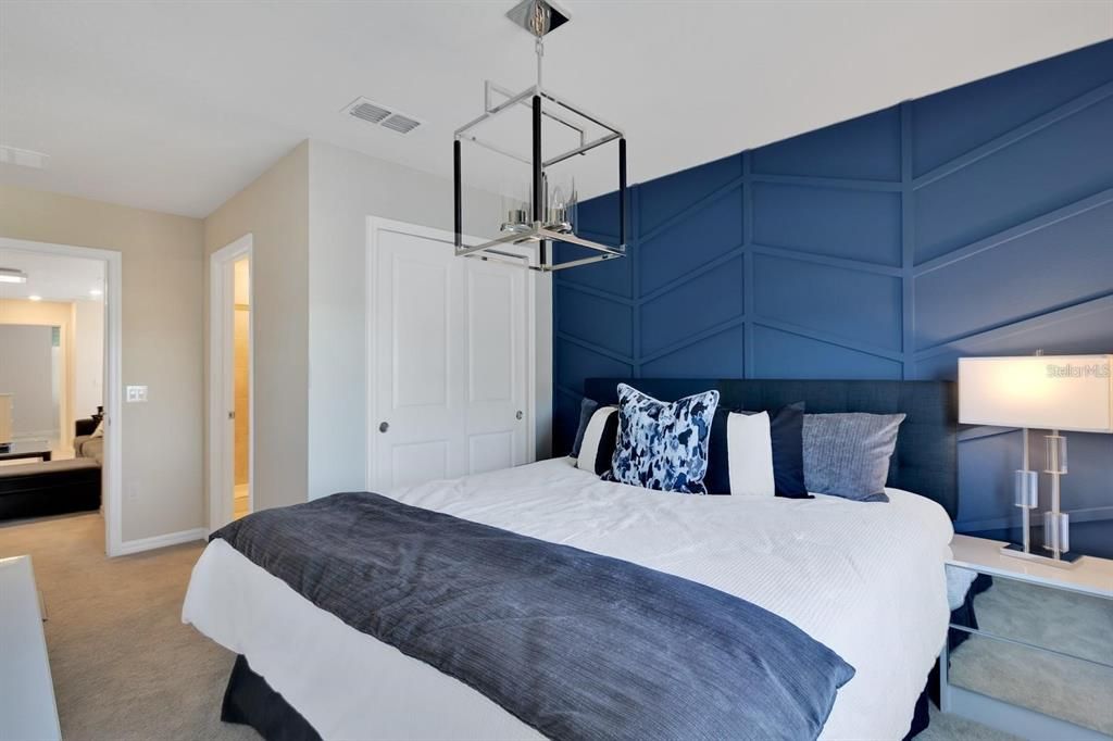 For Sale: $585,000 (5 beds, 4 baths, 2283 Square Feet)