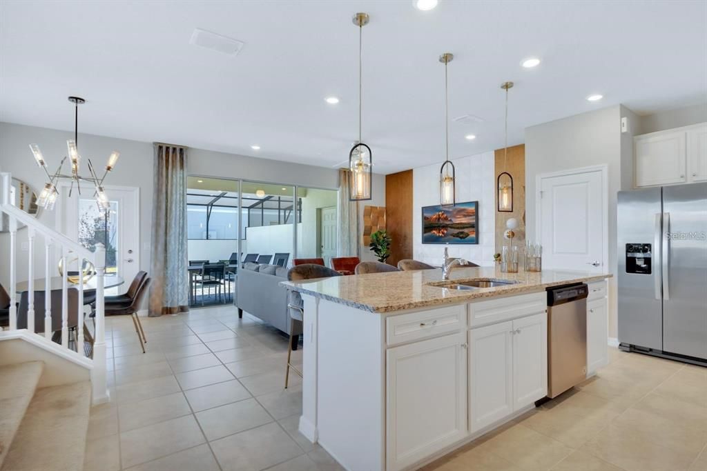 For Sale: $585,000 (5 beds, 4 baths, 2283 Square Feet)