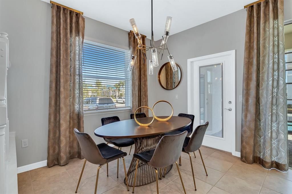For Sale: $585,000 (5 beds, 4 baths, 2283 Square Feet)