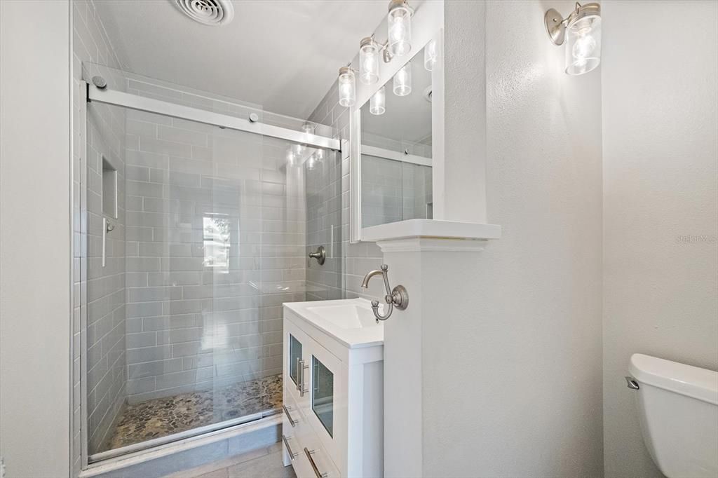 En Venta: $539,000 (2 camas, 2 baños, 1640 Pies cuadrados)
