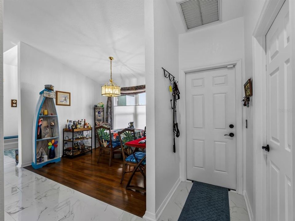 En Venta: $419,000 (3 camas, 2 baños, 1765 Pies cuadrados)