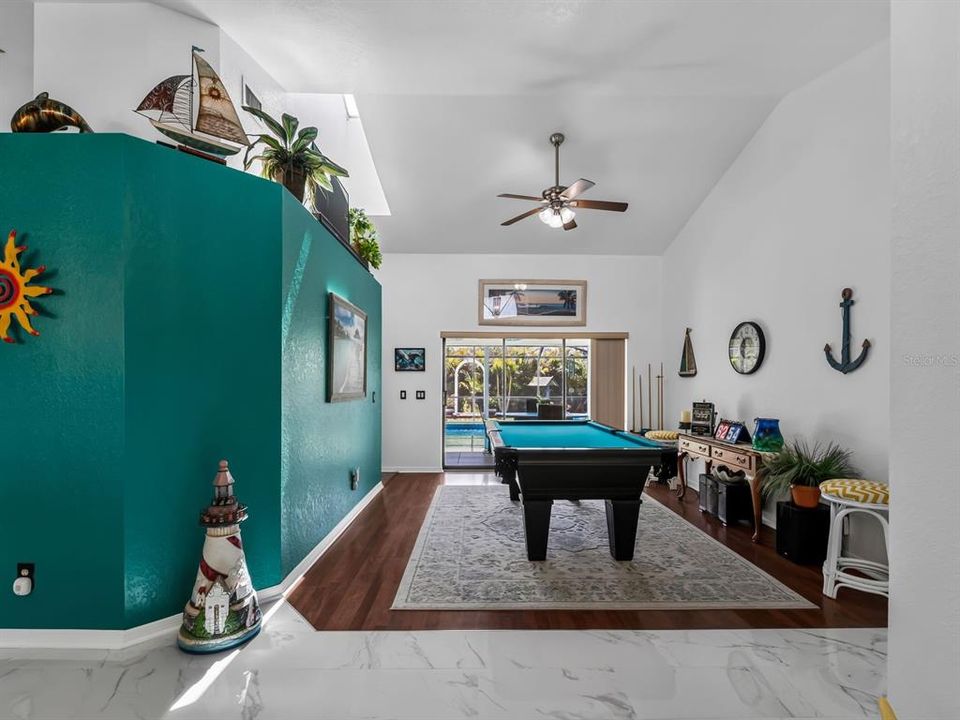 En Venta: $419,000 (3 camas, 2 baños, 1765 Pies cuadrados)