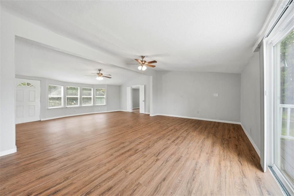 En Venta: $299,997 (4 camas, 2 baños, 2128 Pies cuadrados)