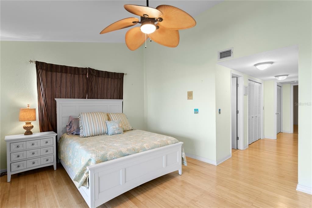 For Sale: $399,000 (3 beds, 4 baths, 1998 Square Feet)