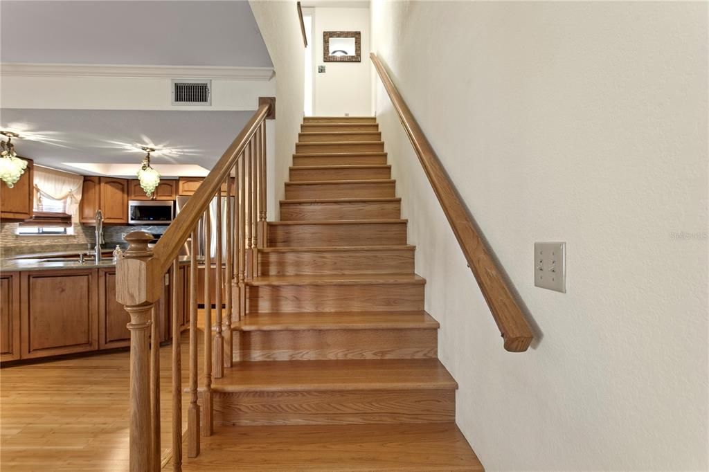 For Sale: $399,000 (3 beds, 4 baths, 1998 Square Feet)