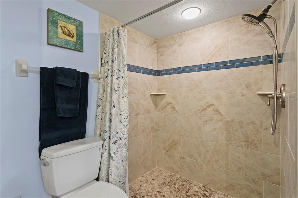 For Sale: $399,000 (3 beds, 4 baths, 1998 Square Feet)