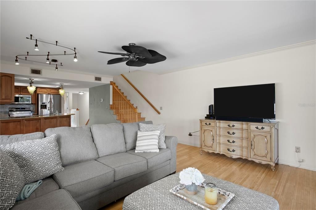 For Sale: $399,000 (3 beds, 4 baths, 1998 Square Feet)