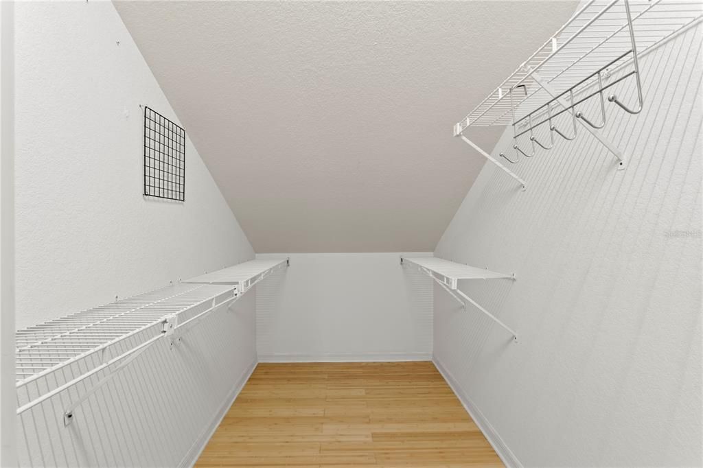For Sale: $399,000 (3 beds, 4 baths, 1998 Square Feet)