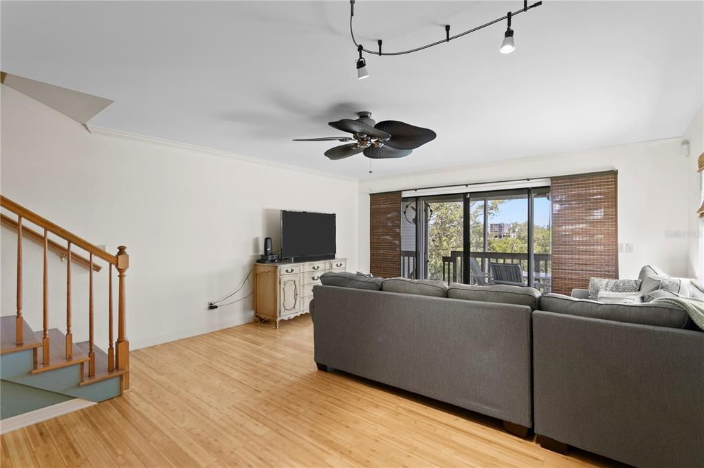 For Sale: $399,000 (3 beds, 4 baths, 1998 Square Feet)