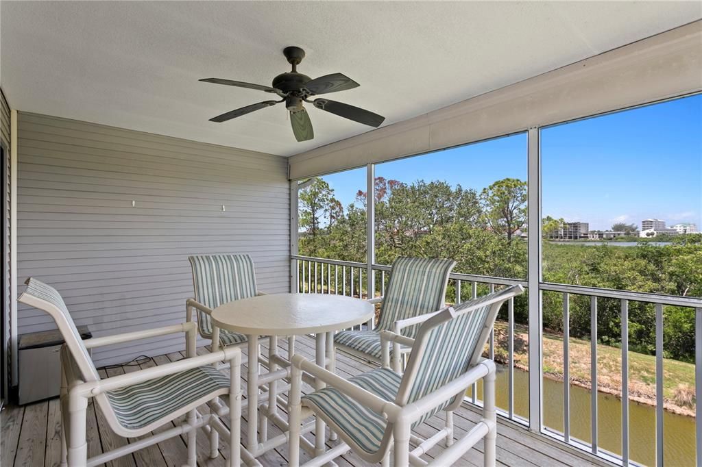 For Sale: $399,000 (3 beds, 4 baths, 1998 Square Feet)