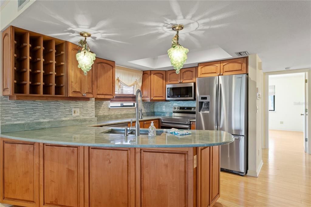 For Sale: $399,000 (3 beds, 4 baths, 1998 Square Feet)