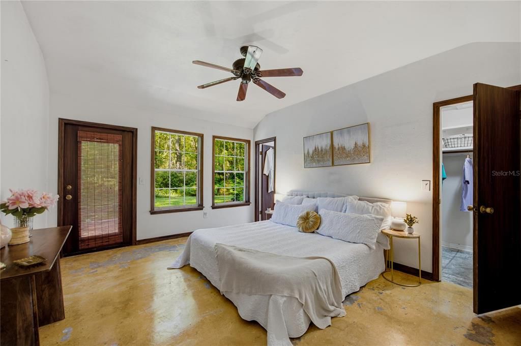 For Sale: $320,000 (3 beds, 2 baths, 1848 Square Feet)