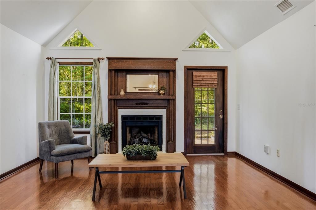 For Sale: $320,000 (3 beds, 2 baths, 1848 Square Feet)