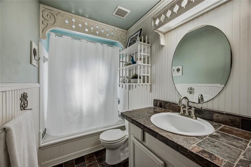 For Sale: $320,000 (3 beds, 2 baths, 1848 Square Feet)