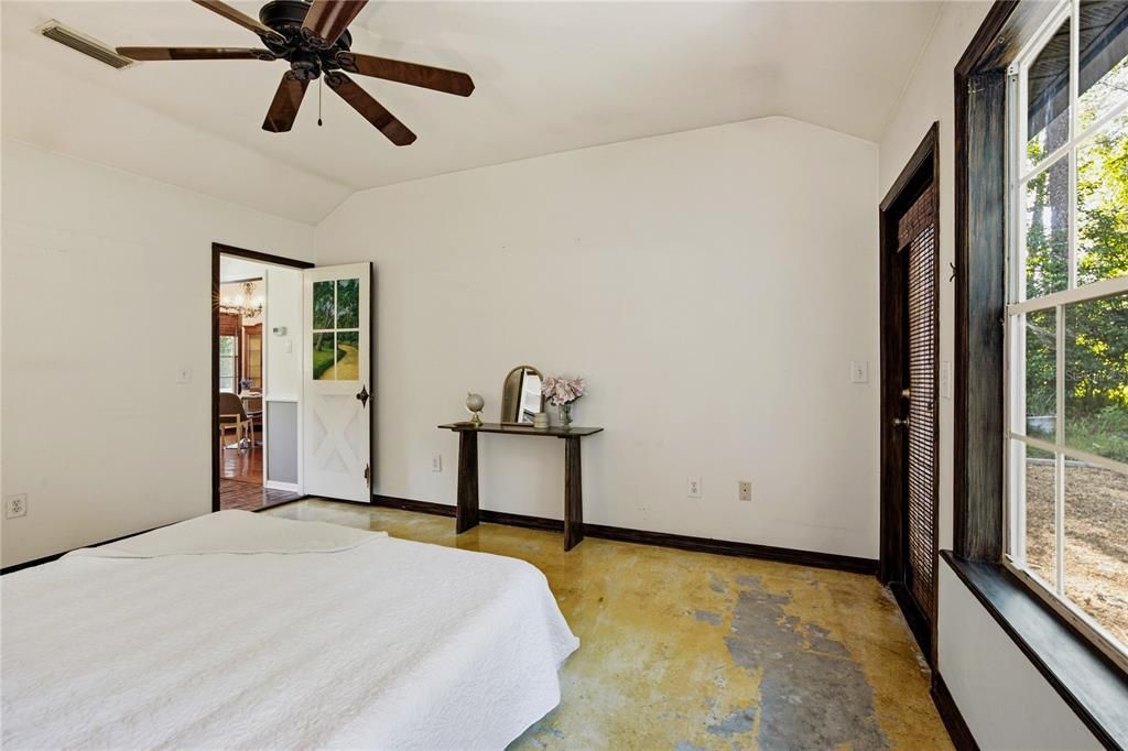 For Sale: $320,000 (3 beds, 2 baths, 1848 Square Feet)
