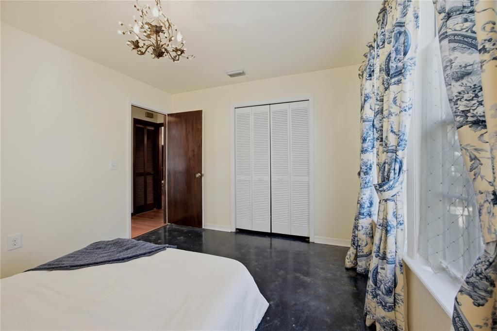 For Sale: $320,000 (3 beds, 2 baths, 1848 Square Feet)