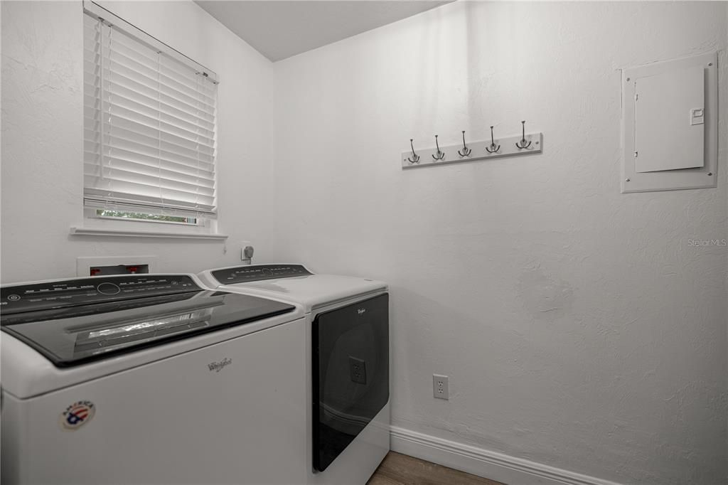 Activo con contrato: $244,500 (3 camas, 2 baños, 1072 Pies cuadrados)