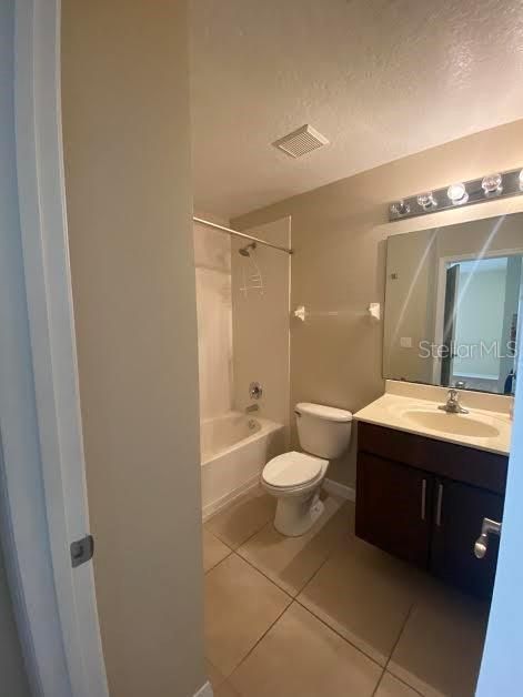 En Renta: $2,450 (3 camas, 2 baños, 1828 Pies cuadrados)