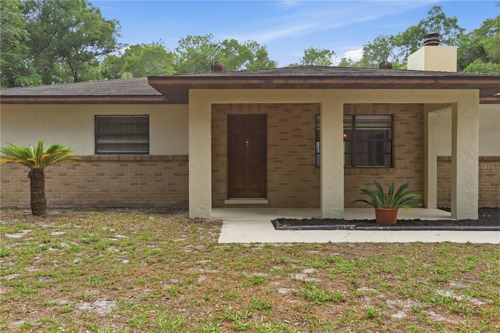 Activo con contrato: $429,900 (3 camas, 2 baños, 1402 Pies cuadrados)