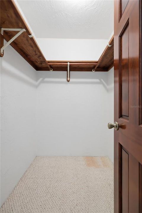 Activo con contrato: $429,900 (3 camas, 2 baños, 1402 Pies cuadrados)