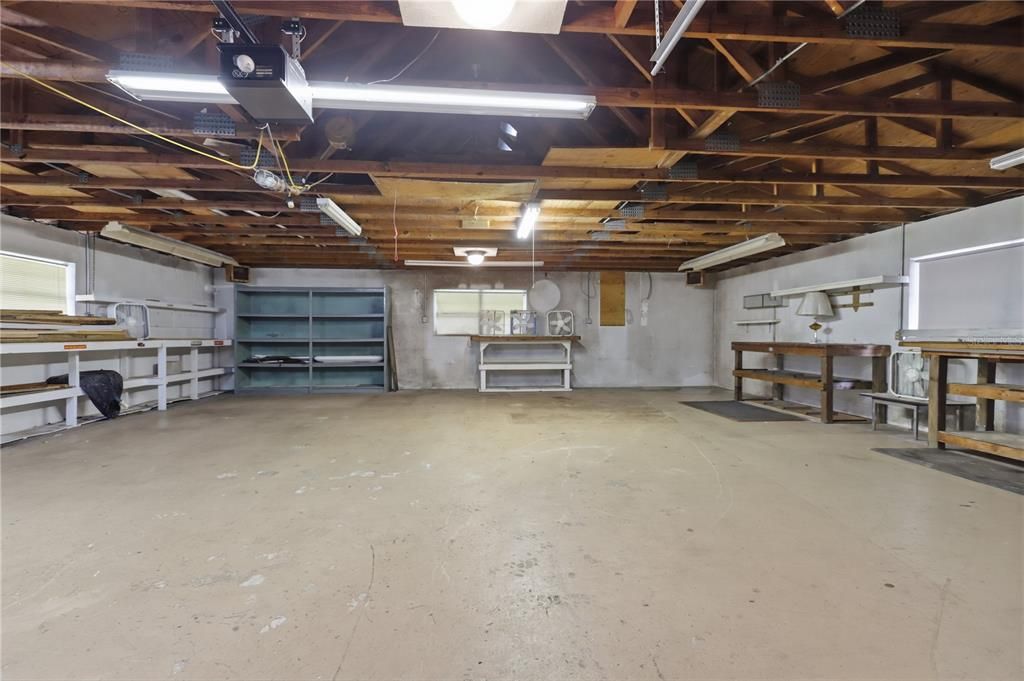 Activo con contrato: $429,900 (3 camas, 2 baños, 1402 Pies cuadrados)