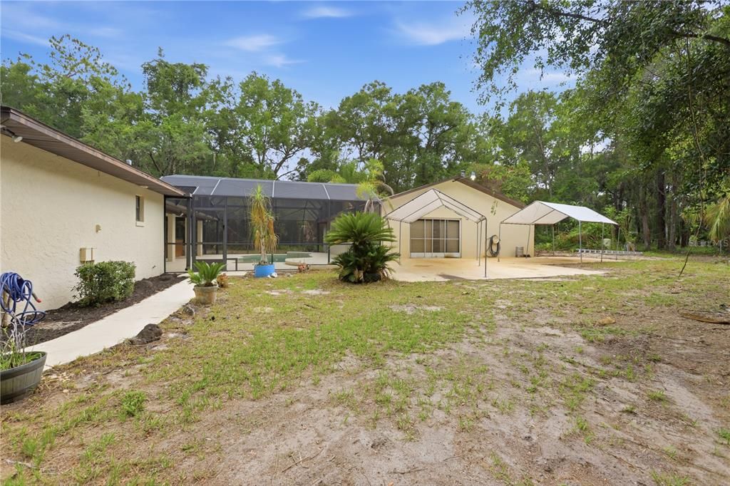 Activo con contrato: $429,900 (3 camas, 2 baños, 1402 Pies cuadrados)
