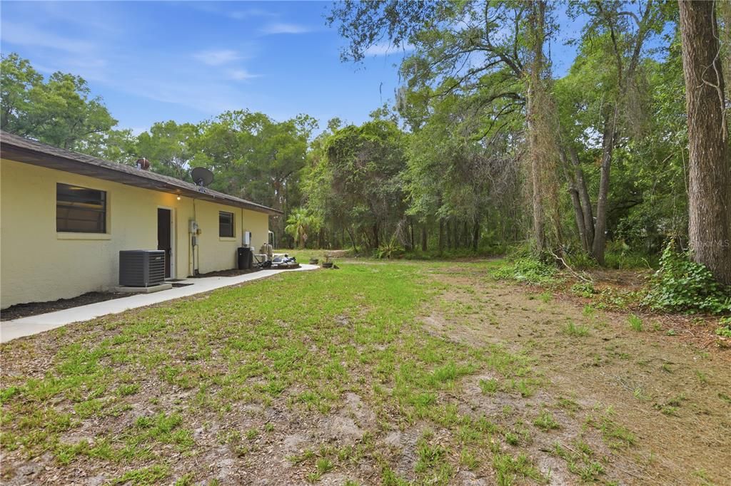Activo con contrato: $429,900 (3 camas, 2 baños, 1402 Pies cuadrados)