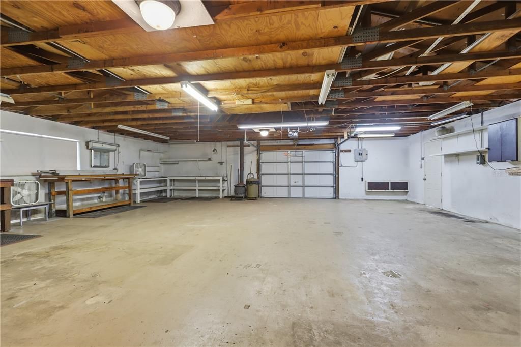 Activo con contrato: $429,900 (3 camas, 2 baños, 1402 Pies cuadrados)