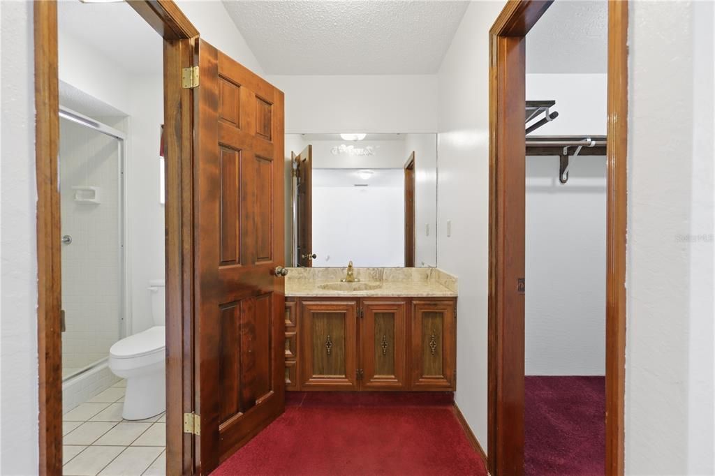 Activo con contrato: $429,900 (3 camas, 2 baños, 1402 Pies cuadrados)