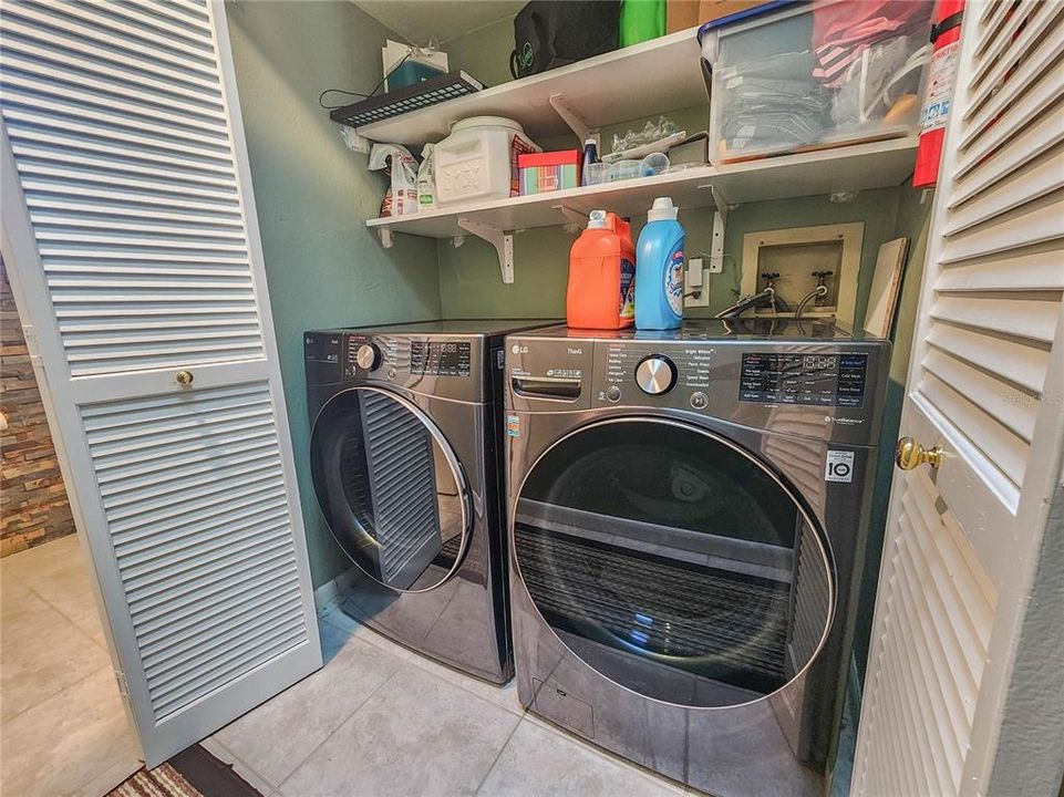В аренду: $4,995 (3 спален, 2 ванн, 1855 Квадратных фут)